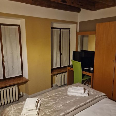 Locanda Al Centrale Caprino Veronese Exterior foto