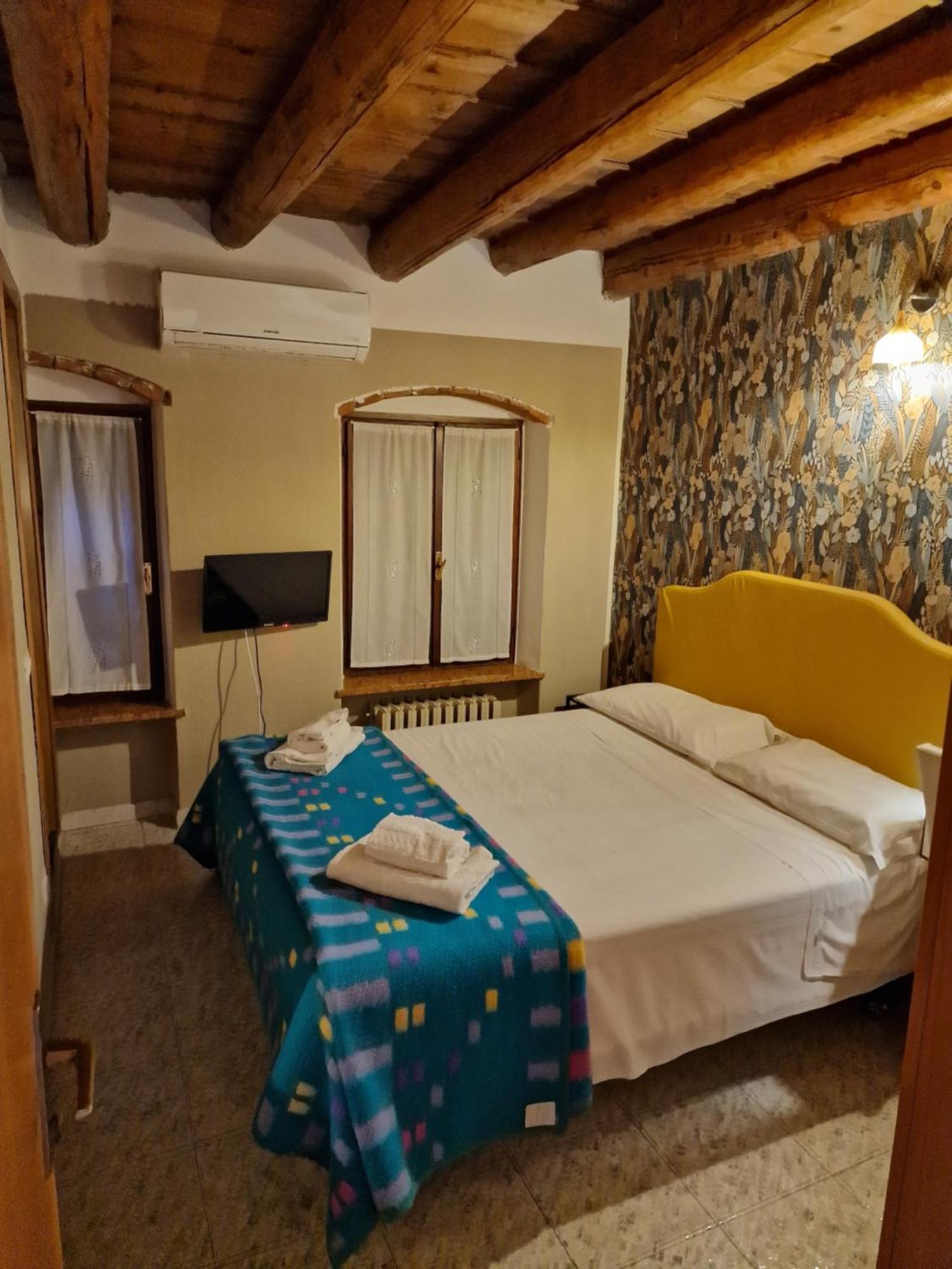Locanda Al Centrale Caprino Veronese Exterior foto