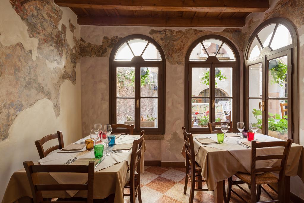 Locanda Al Centrale Caprino Veronese Exterior foto