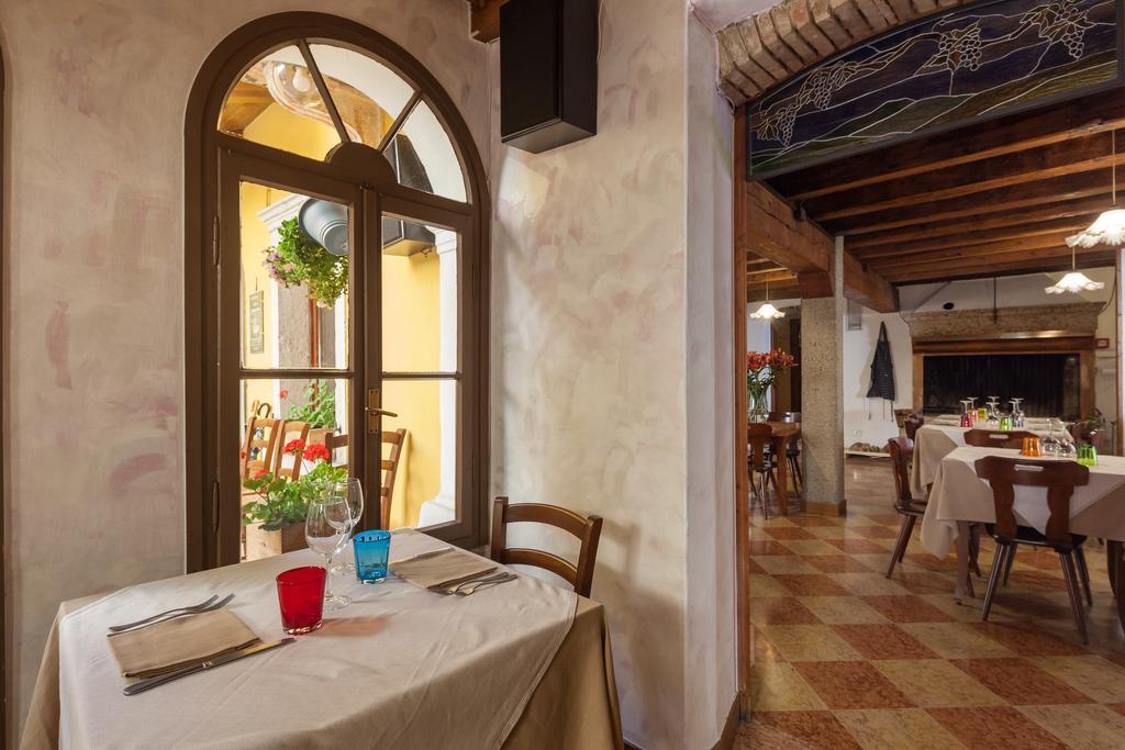 Locanda Al Centrale Caprino Veronese Exterior foto